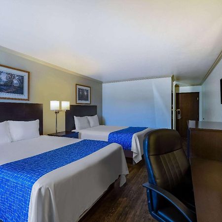 Travelodge By Wyndham Лівінгстон Екстер'єр фото